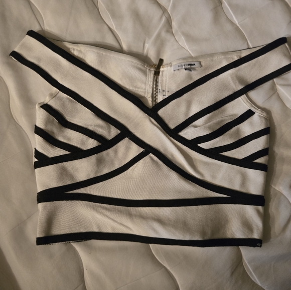 Fashion Nova Chic Black and Cream Striped Crop Top - Picture 1 of 3